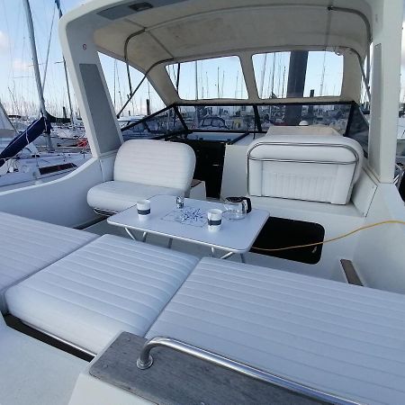 Sejour Insolite Sur Un Yacht. Bateau Hotel A Quai. La Rochelle  Dış mekan fotoğraf