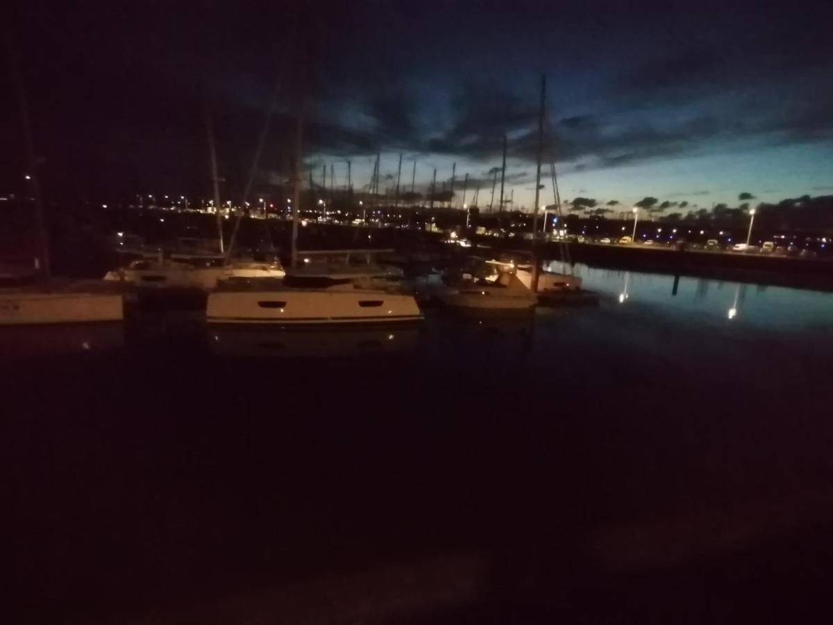 Sejour Insolite Sur Un Yacht. Bateau Hotel A Quai. La Rochelle  Dış mekan fotoğraf